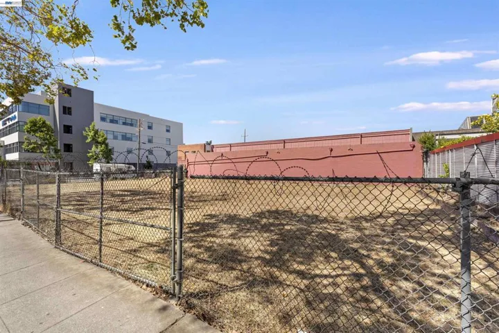 3020 San Pablo Ave, Berkeley, California 94702