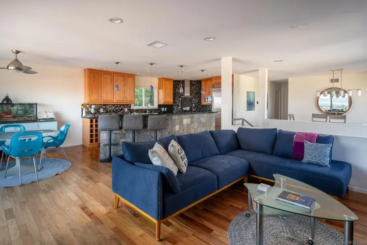 4922 Randall St, San Diego, California 92109