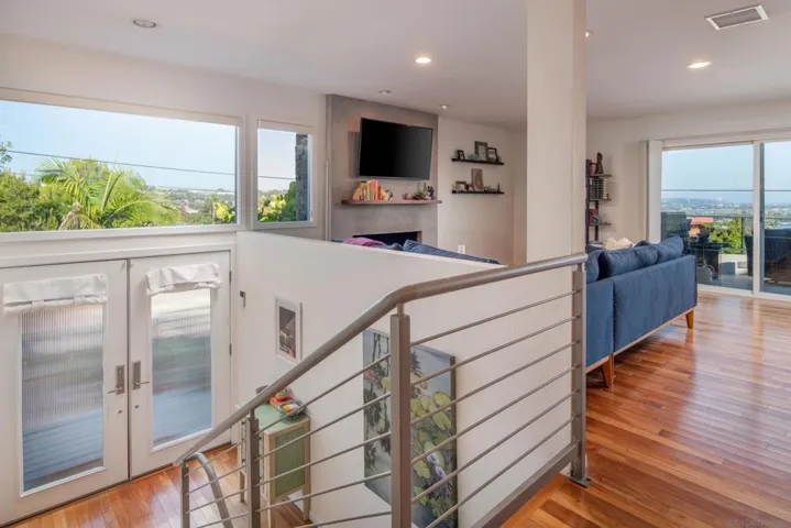 4922 Randall St, San Diego, California 92109