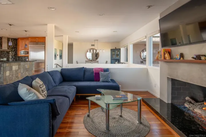4922 Randall St, San Diego, California 92109