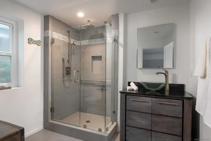 4922 Randall St, San Diego, California 92109