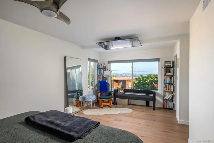 4922 Randall St, San Diego, California 92109