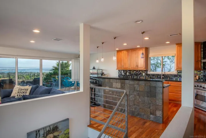 4922 Randall St, San Diego, California 92109