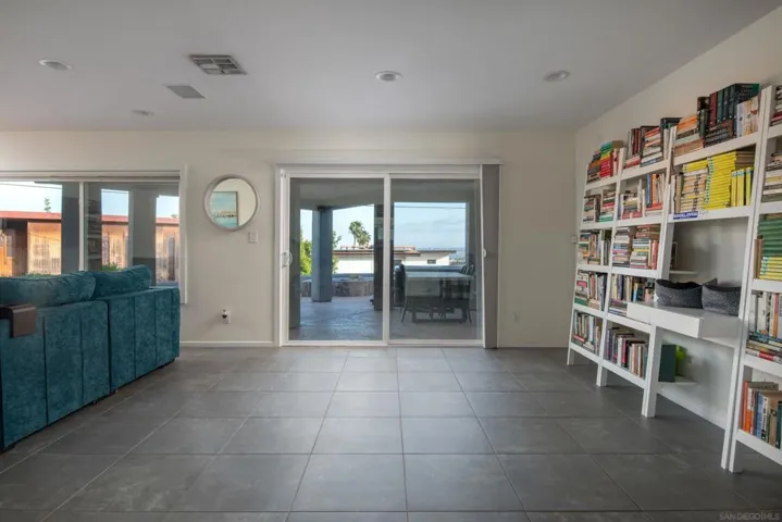4922 Randall St, San Diego, California 92109