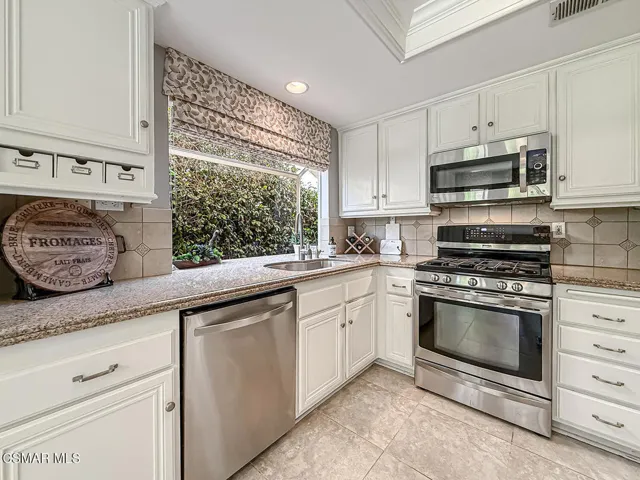 cFamily and Kitchen8