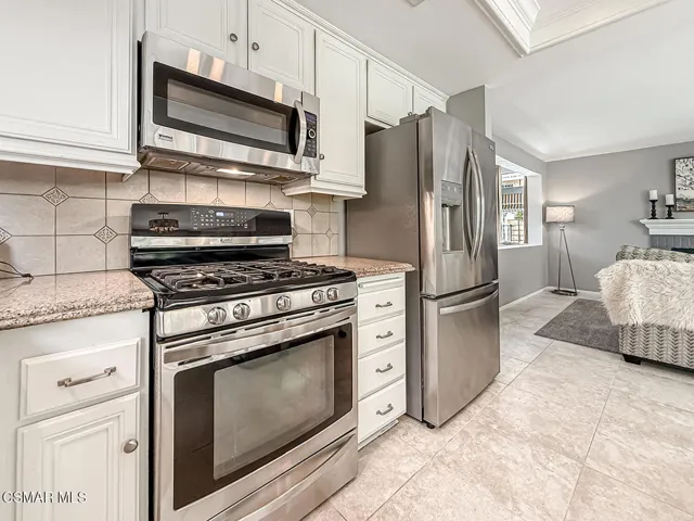cFamily and Kitchen10