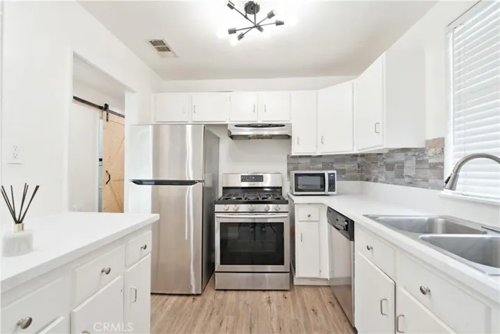 7050 S La Cienega, Inglewood, California 90302