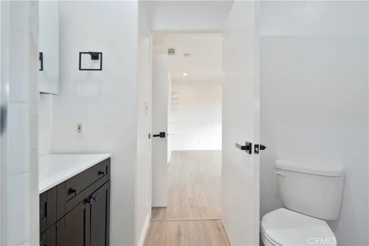7050 S La Cienega, Inglewood, California 90302