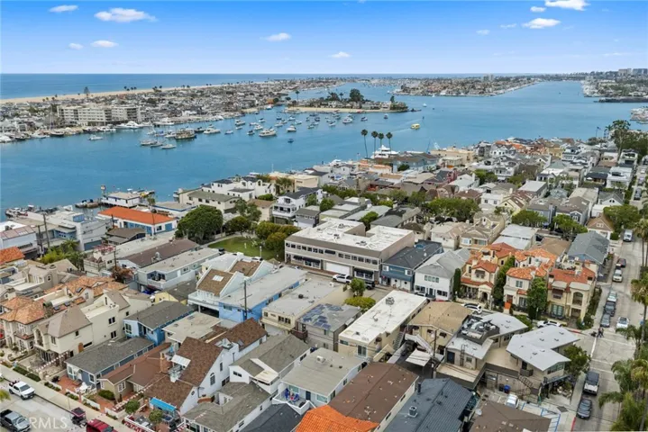 122 Agate, Newport Beach, California 92662