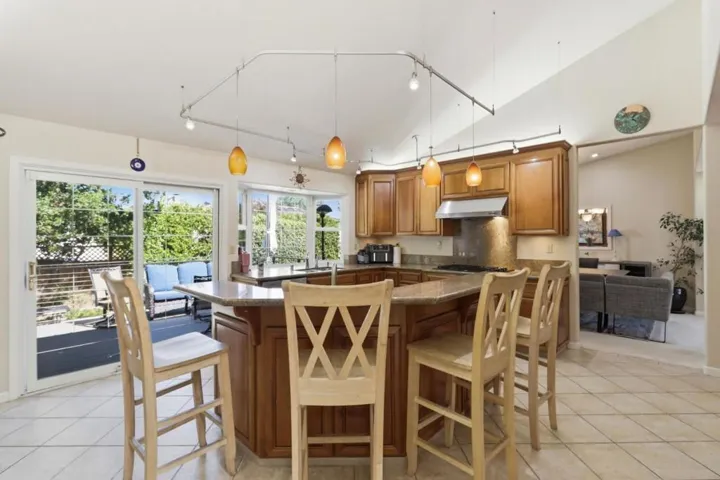 6124 Corte De La Reina, San Jose, California 95120