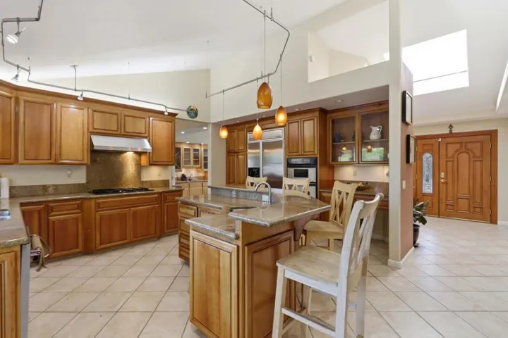 6124 Corte De La Reina, San Jose, California 95120