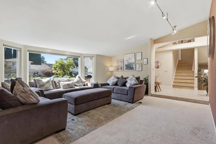6124 Corte De La Reina, San Jose, California 95120