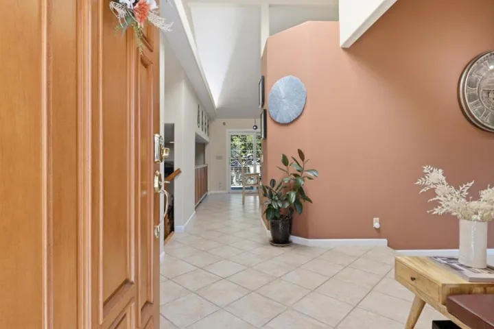 6124 Corte De La Reina, San Jose, California 95120