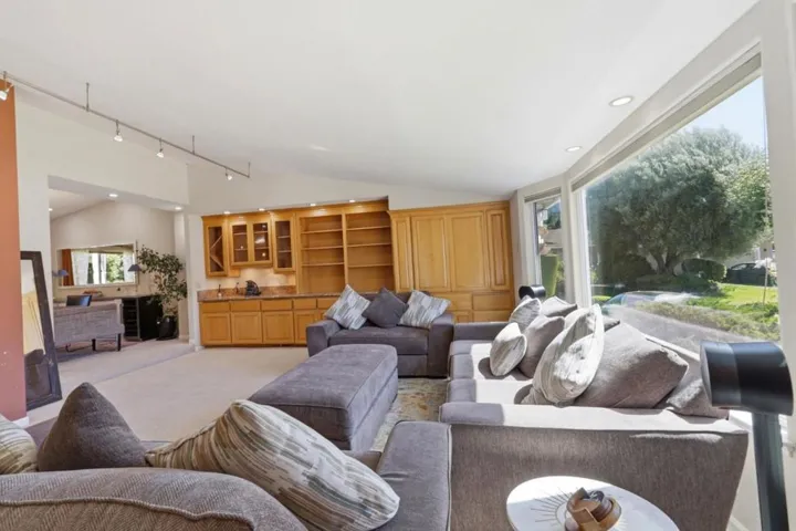 6124 Corte De La Reina, San Jose, California 95120