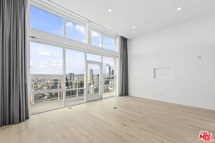 230 W Olympic Boulevard Ph 2, Los Angeles, California 90015