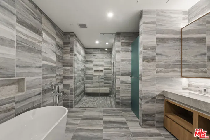 230 W Olympic Boulevard Ph 2, Los Angeles, California 90015