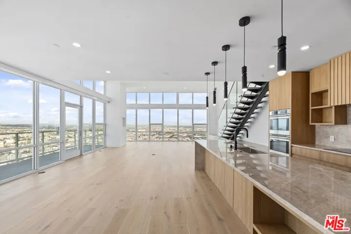 230 W Olympic Boulevard Ph 2, Los Angeles, California 90015