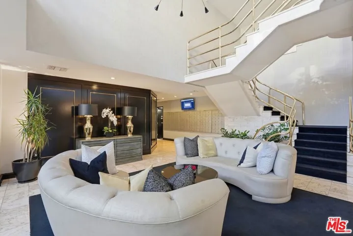 1131 Alta Loma Road 326, West Hollywood, California 90069
