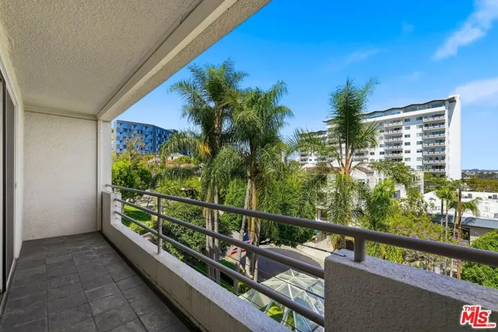 1131 Alta Loma Road 326, West Hollywood, California 90069