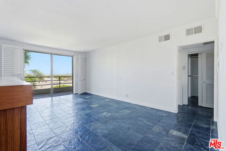 1131 Alta Loma Road 326, West Hollywood, California 90069