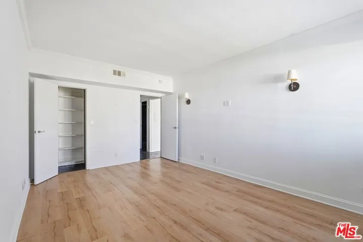 1131 Alta Loma Road 326, West Hollywood, California 90069