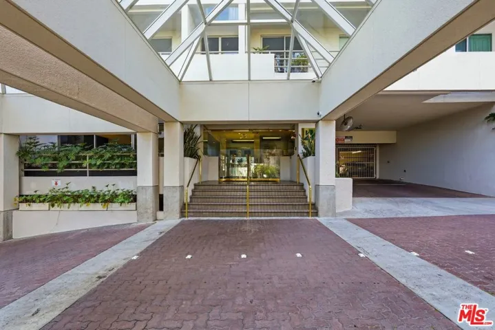 1131 Alta Loma Road 326, West Hollywood, California 90069