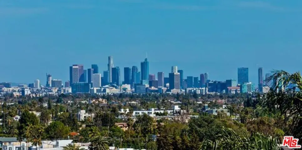 1131 Alta Loma Road 326, West Hollywood, California 90069