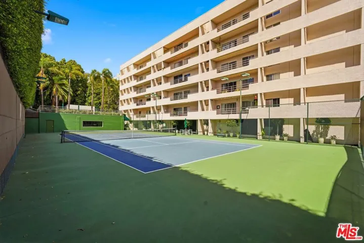 1131 Alta Loma Road 326, West Hollywood, California 90069