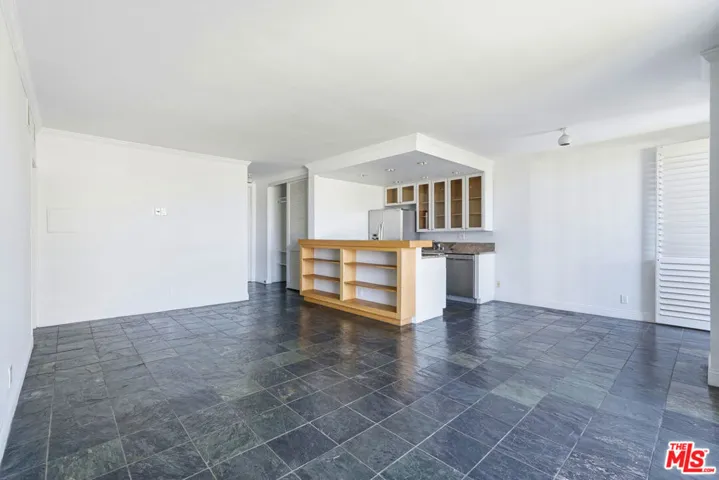 1131 Alta Loma Road 326, West Hollywood, California 90069