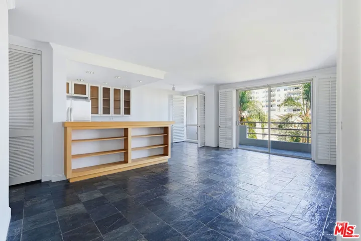 1131 Alta Loma Road 326, West Hollywood, California 90069
