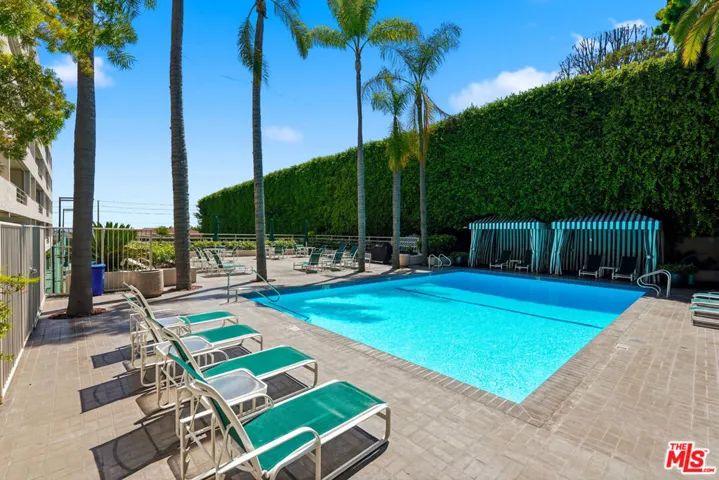 1131 Alta Loma Road 326, West Hollywood, California 90069