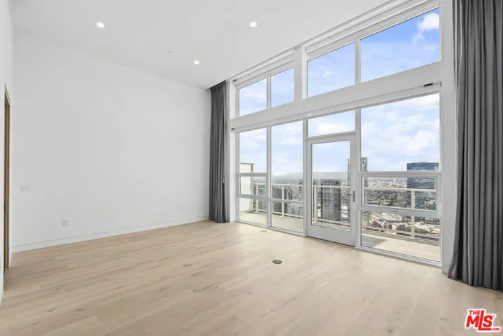 230 W Olympic Boulevard Ph 3, Los Angeles, California 90015