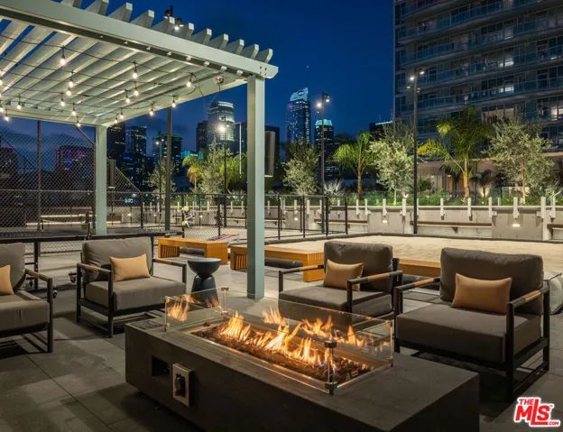230 W Olympic Boulevard Ph 3, Los Angeles, California 90015