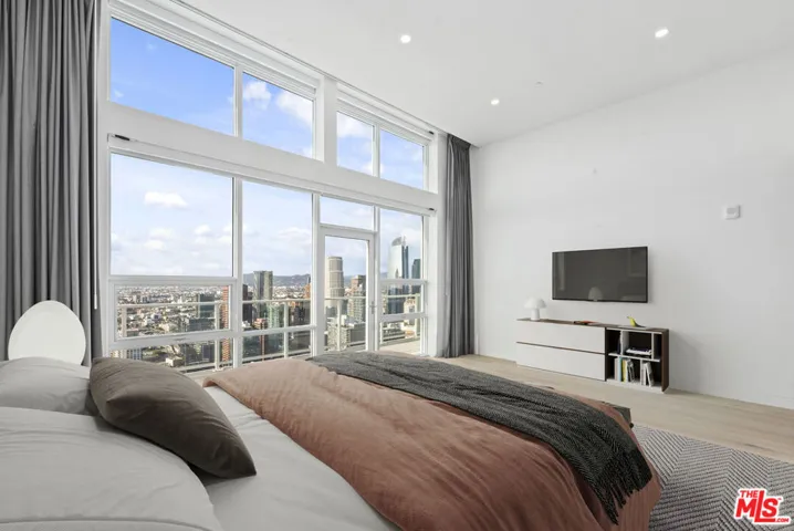 230 W Olympic Boulevard Ph 3, Los Angeles, California 90015