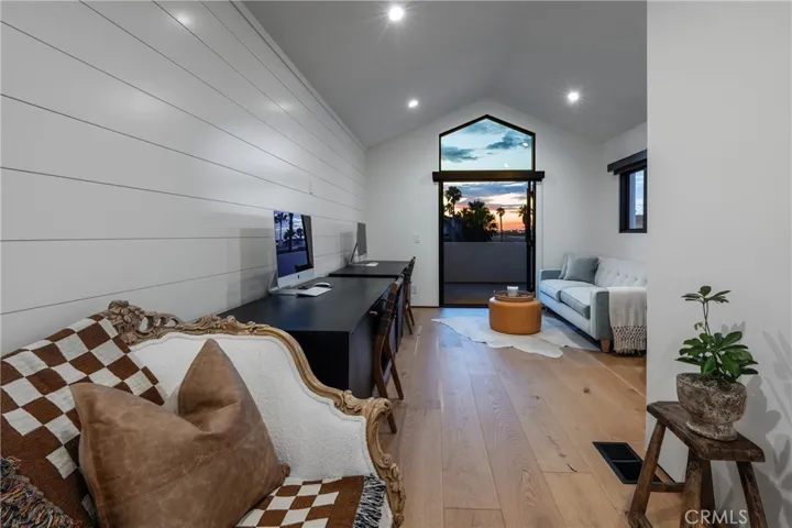 122 22nd Street, Huntington Beach, California 92648