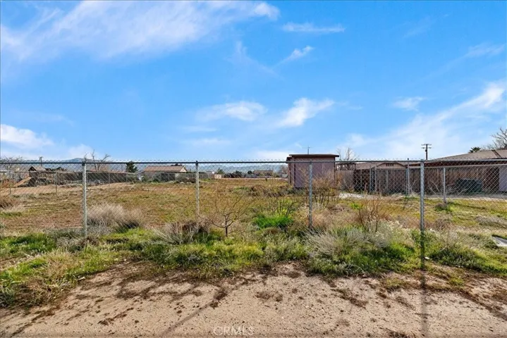 13285 Mesquite Road, Apple Valley, California 92308
