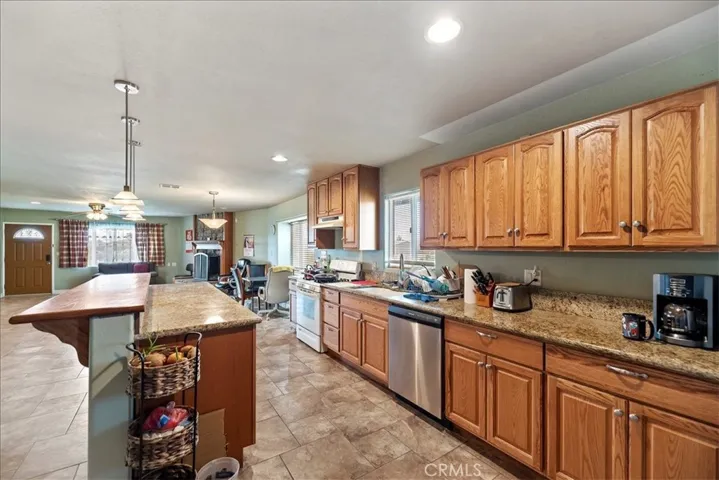 13285 Mesquite Road, Apple Valley, California 92308