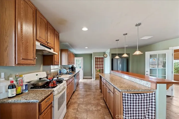 13285 Mesquite Road, Apple Valley, California 92308