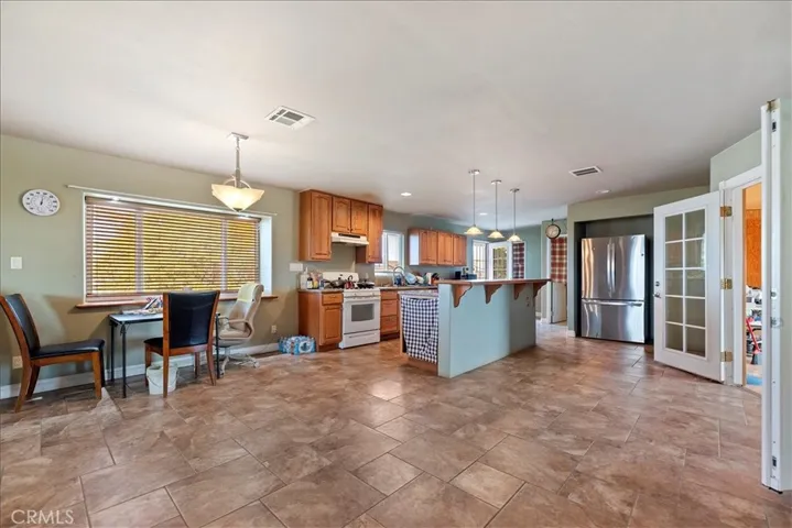 13285 Mesquite Road, Apple Valley, California 92308