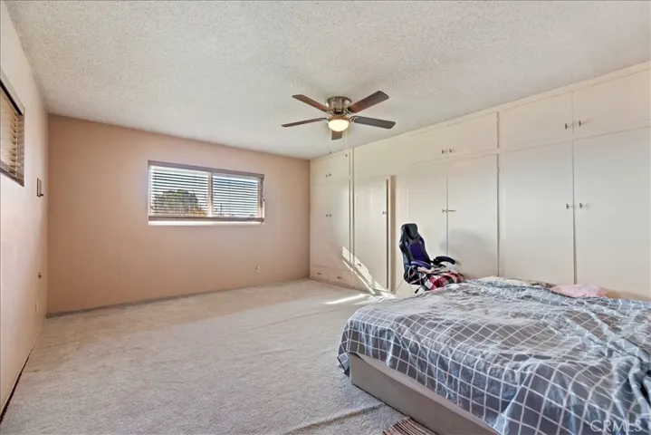13285 Mesquite Road, Apple Valley, California 92308