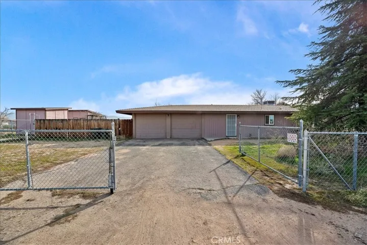 13285 Mesquite Road, Apple Valley, California 92308