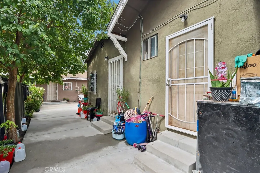 1242 E 43rd, Los Angeles, California 90011 — photo 4
