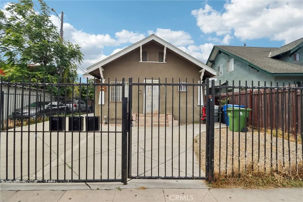 1242 E 43rd
