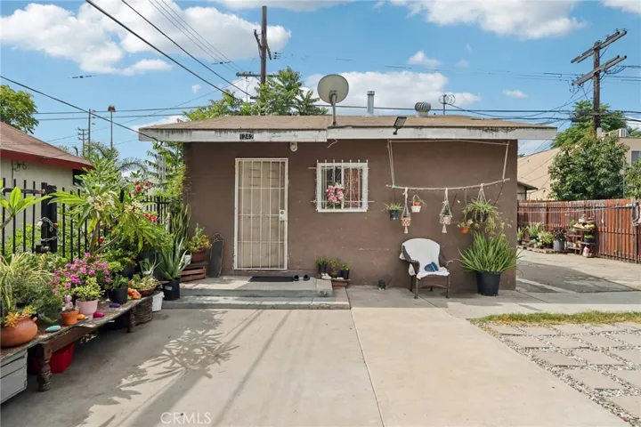 1242 E 43rd, Los Angeles, California 90011
