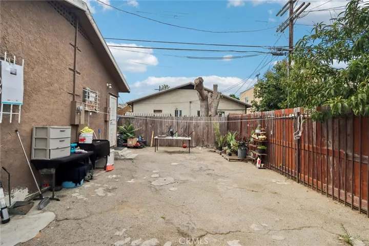 1242 E 43rd, Los Angeles, California 90011