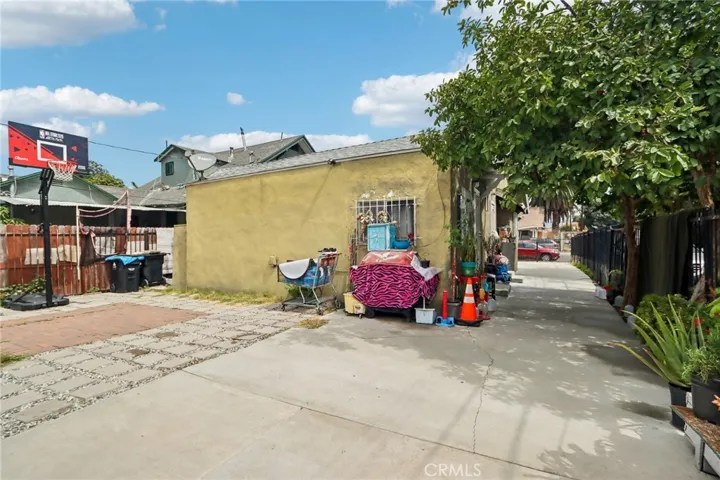 1242 E 43rd, Los Angeles, California 90011