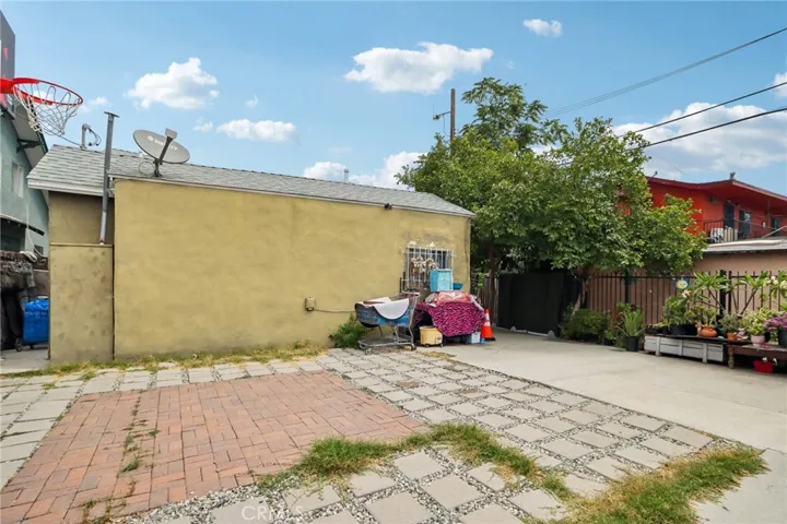 1242 E 43rd, Los Angeles, California 90011