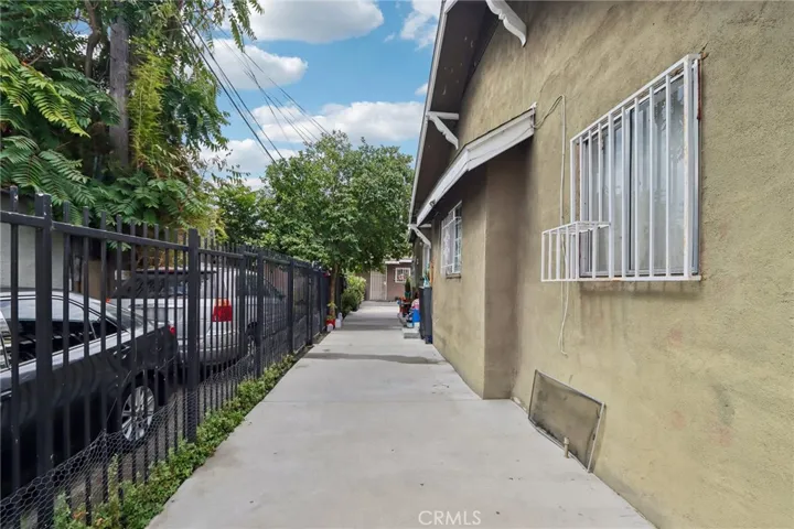 1242 E 43rd, Los Angeles, California 90011