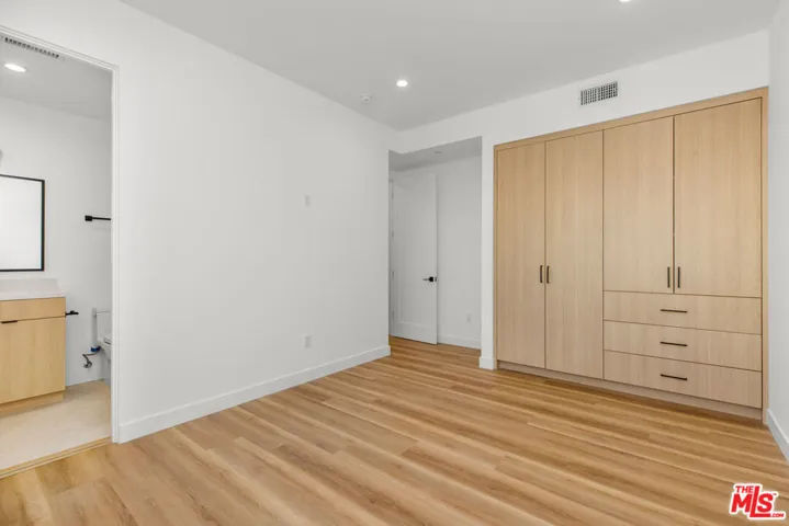 5223 W 20th Street 1/2, Los Angeles, California 90016