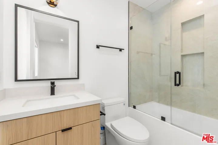 5223 W 20th Street 1/2, Los Angeles, California 90016